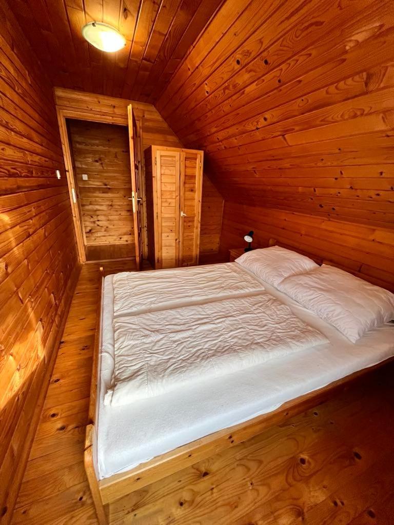 Almos Apartman Balatonfenyves Exteriér fotografie