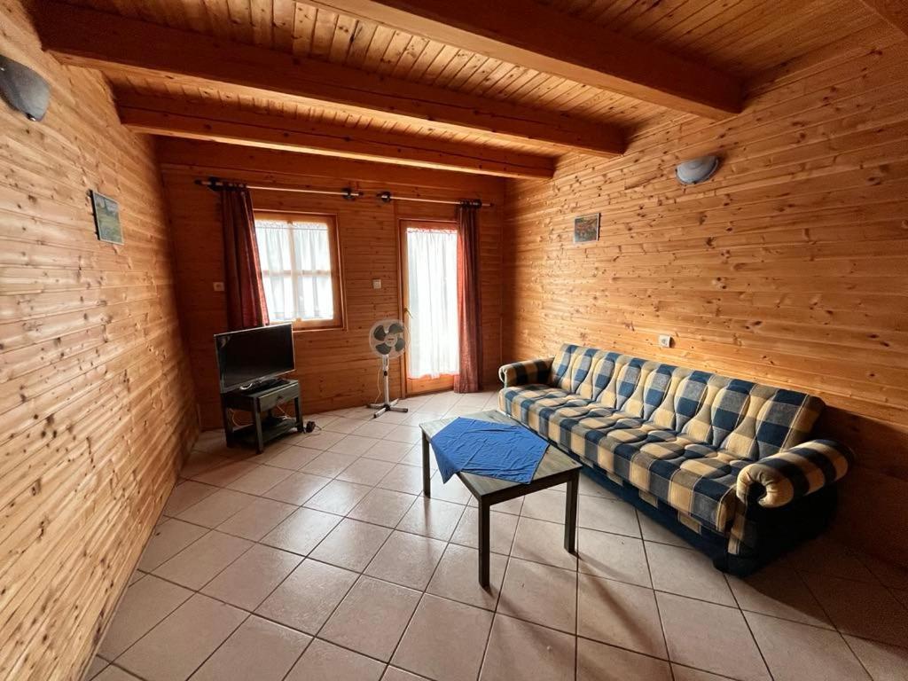 Almos Apartman Balatonfenyves Exteriér fotografie